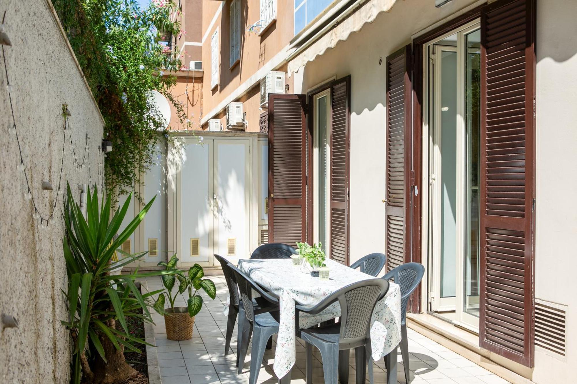 Holiday Homes Rome - Green Apartment S Camillo - Near Trastevere Exterior foto